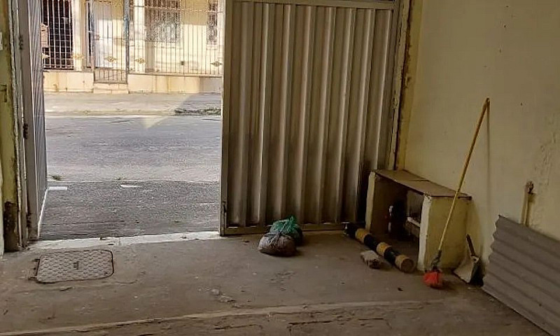 Alugo Excelente Casa...