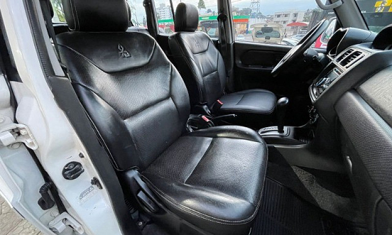 Mitsubishi Pajero Tr...