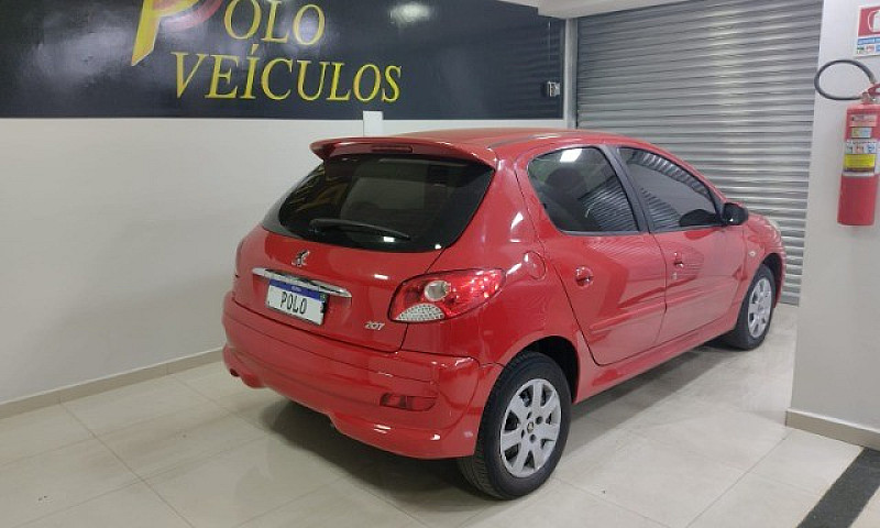 207 2013 Hatch Xr 1....