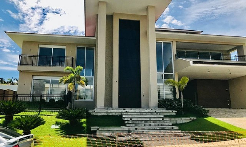 Mansão De Frente Ao ...