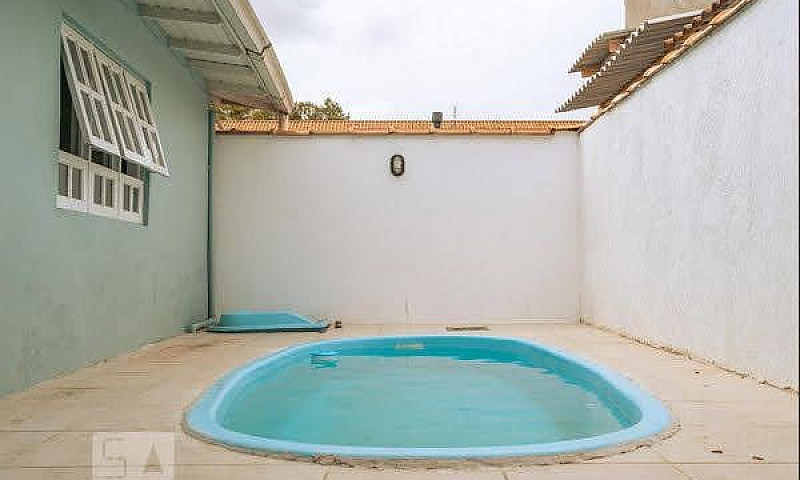 Casa  Bem Localizada...