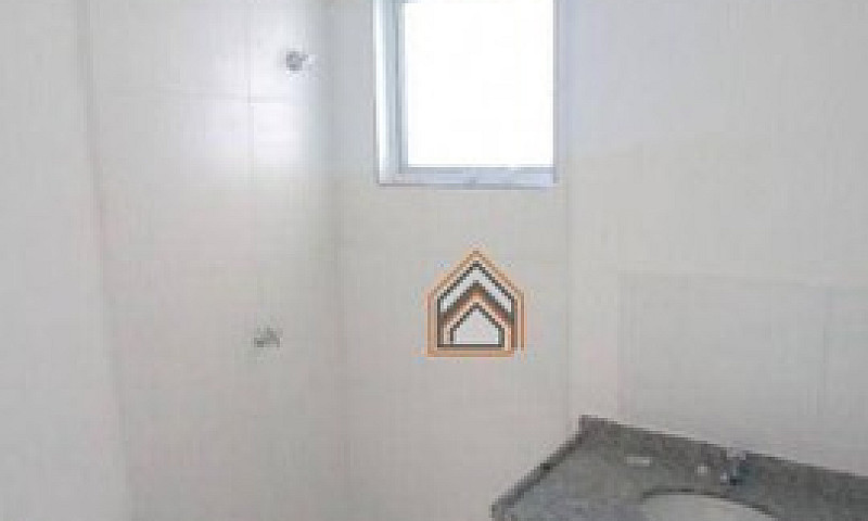 Casa Com 2 Dormitóri...