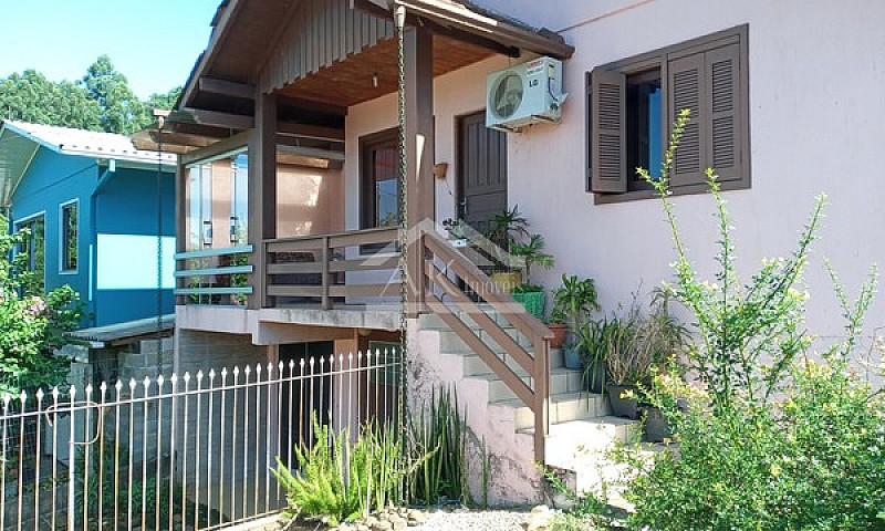 Casa Com Quiosque E ...