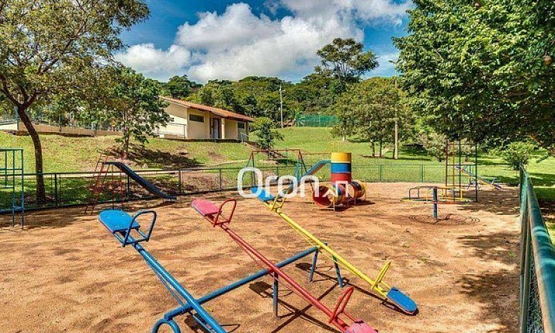 Sobrado À Venda, 610...