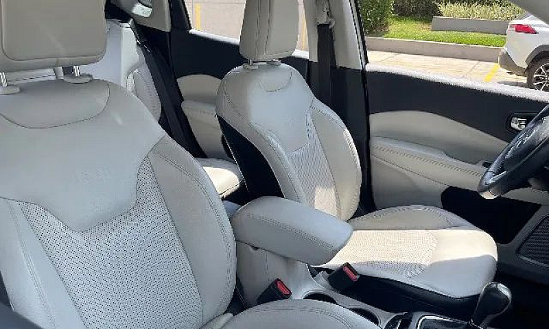 Jeep Compass Longitu...