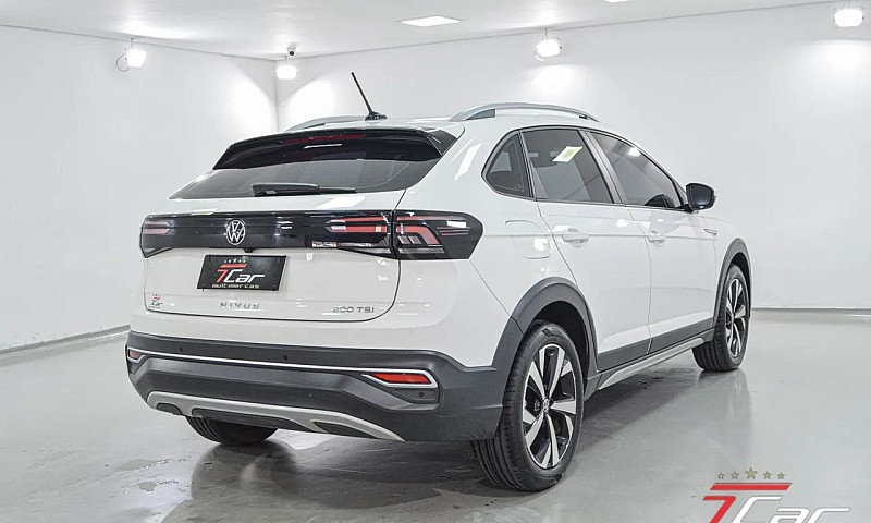 Volkswagen Nivus Hig...