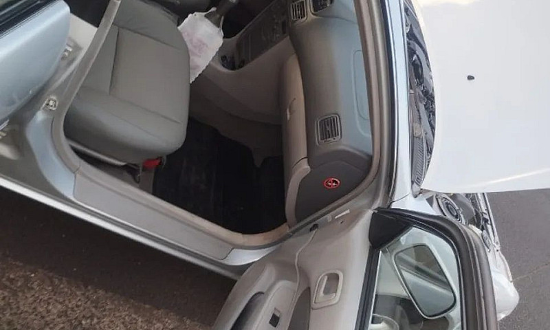 Toyota Corola Xei 1....