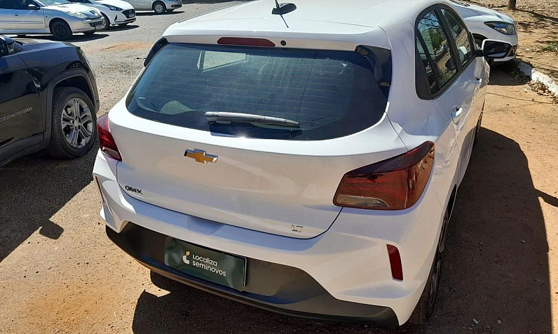 Chevrolet Onix Hatch...