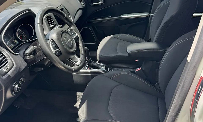 Jeep Compass Sport 2...