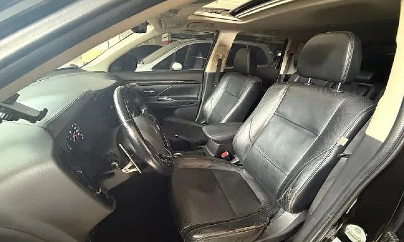Mitsubishi Outlander...