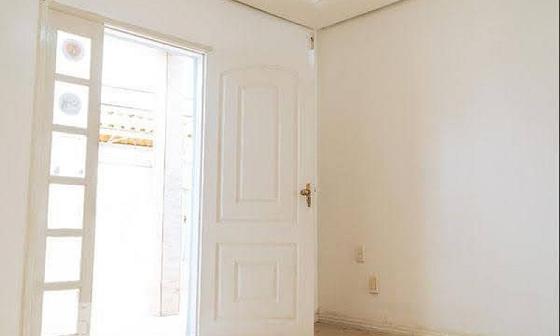 Casa  Bem Localizada...