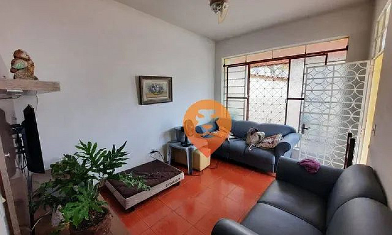 Casa Com 3 Dormitóri...