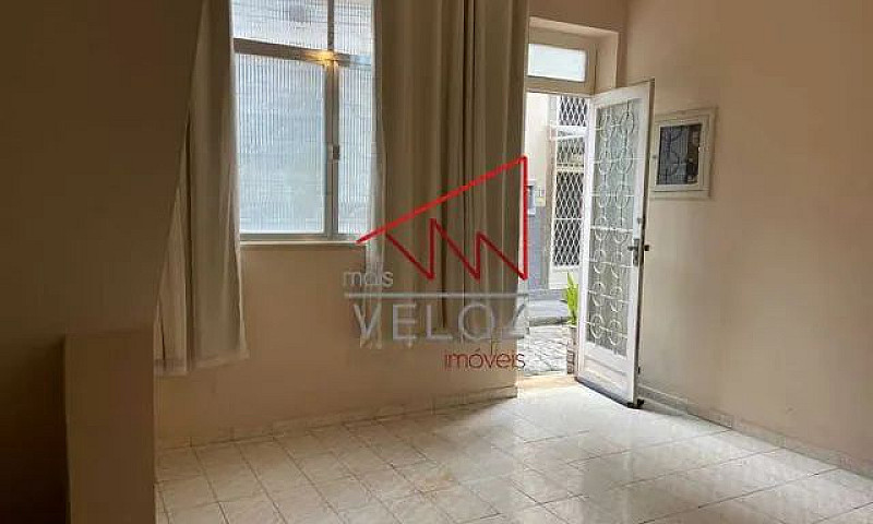 Casa De Vila-À Venda...