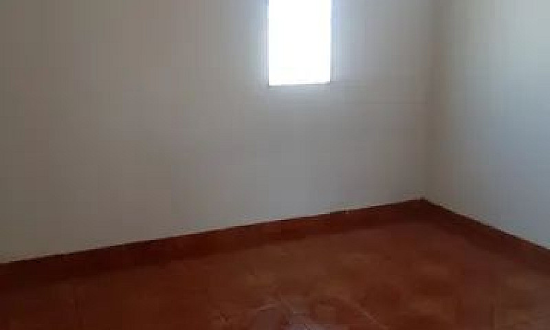 Aluga -Se Apartament...