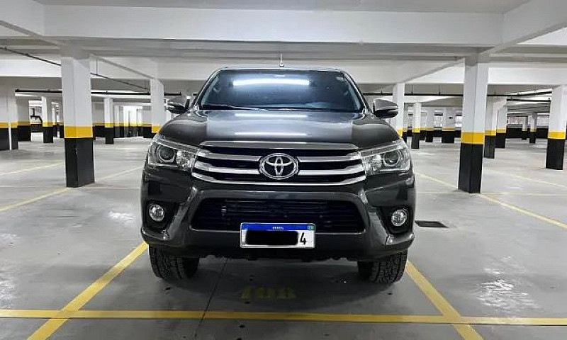 Toyota Hilux 2.8 Srx...