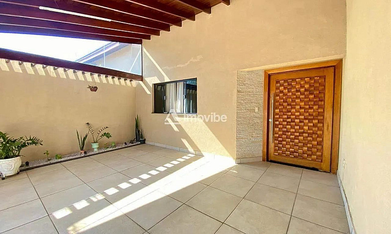 Casa À Venda Com 3 D...