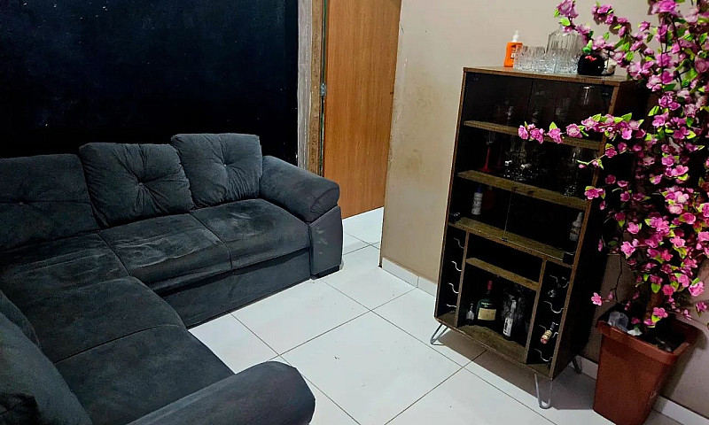 Vendo Essa Casa No B...