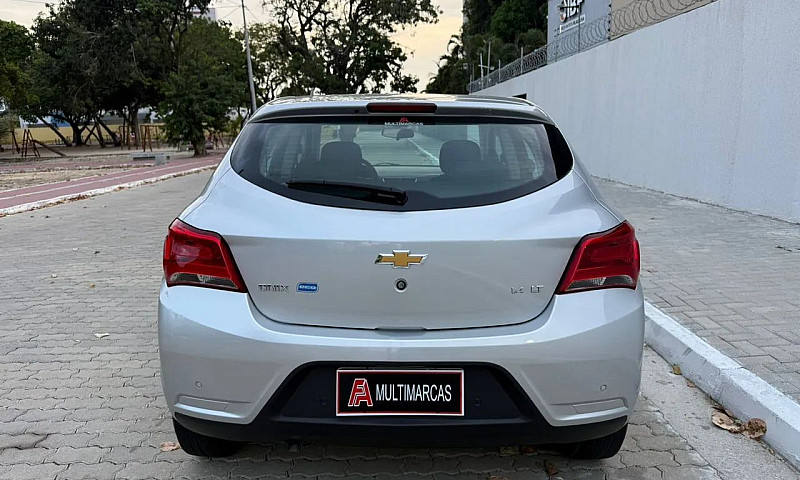 Chevrolet Onix Hatch...