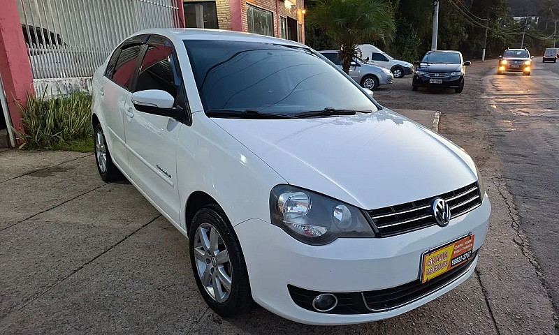 Volkswagen Polo Sed....