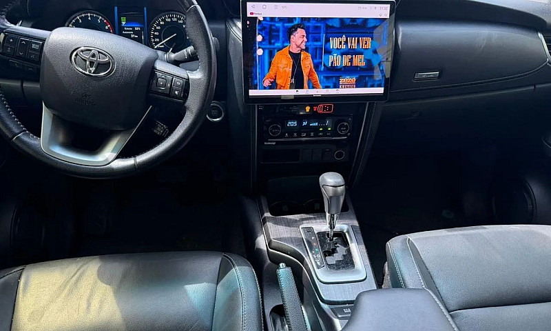 Toyota Hilux Sw4 Srv...