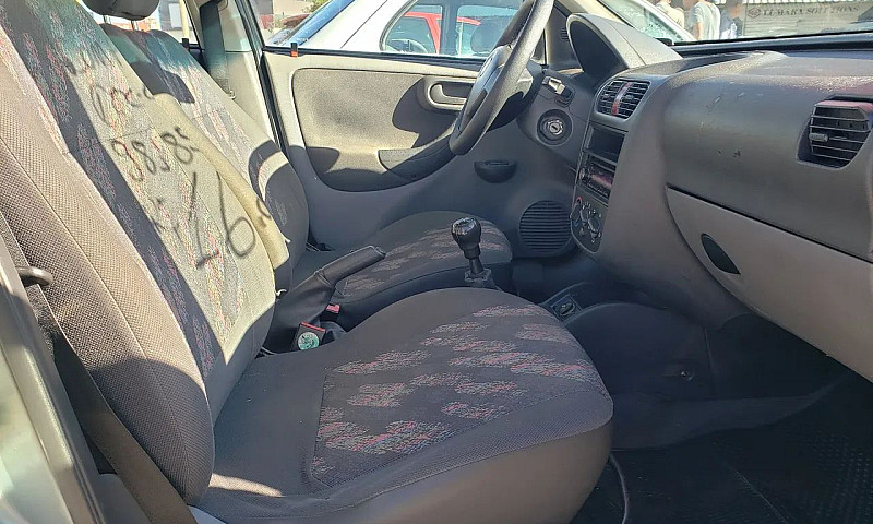 Chevrolet Corsa Hatc...
