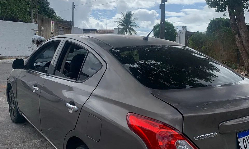 Nissan Versa Sl 1.6 ...