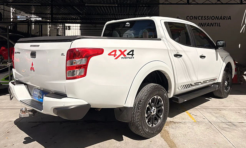Mitsubishi L200 Trit...