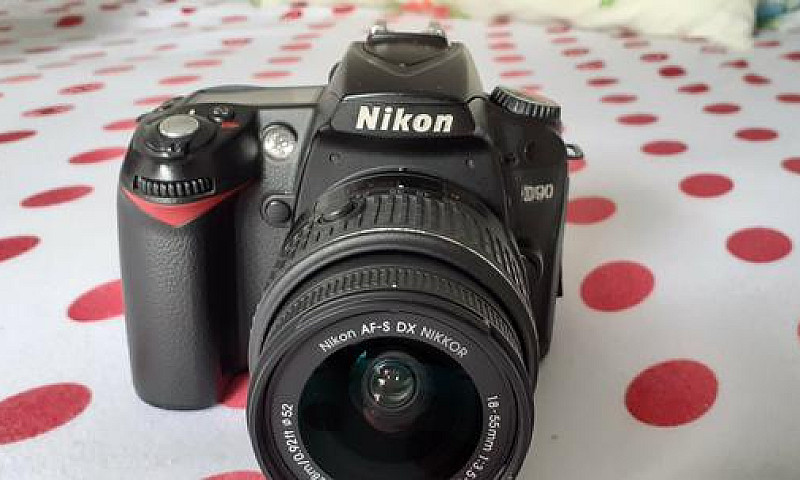 Nikon D90...