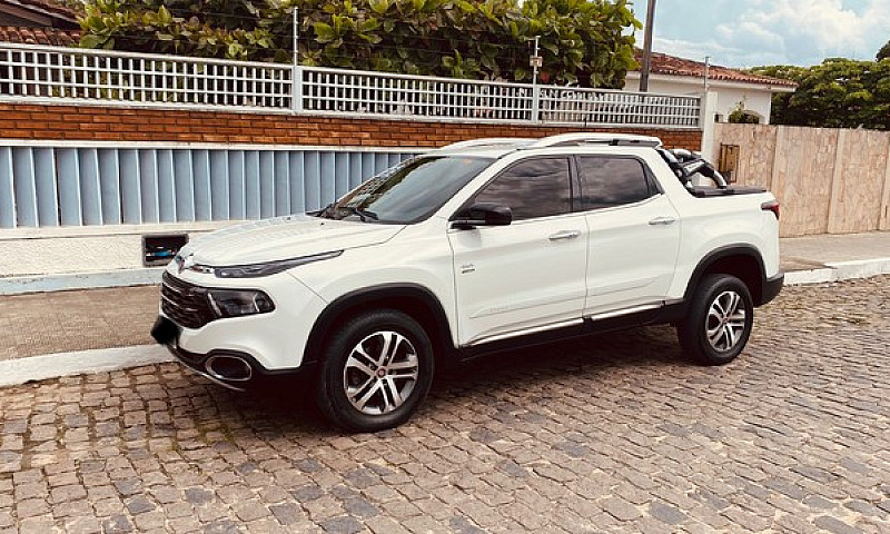 Fiat Toro Volcano 2....