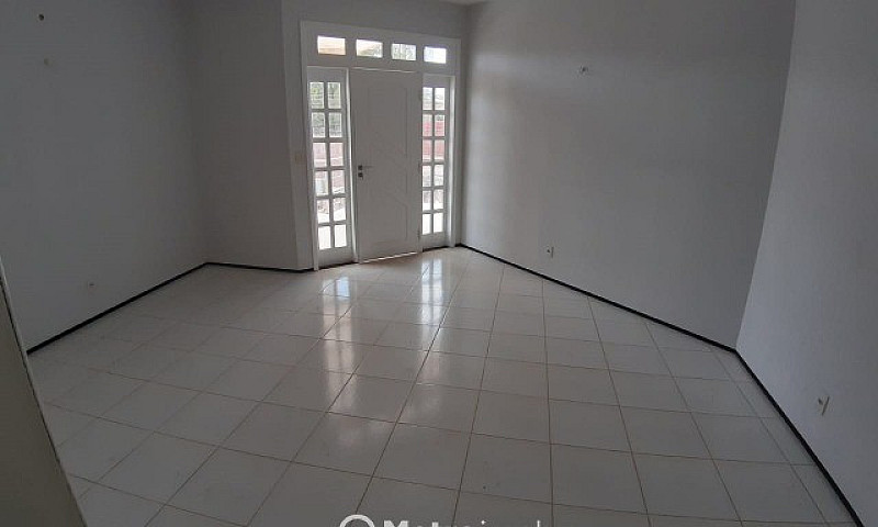 Casa De Conjunto Com...