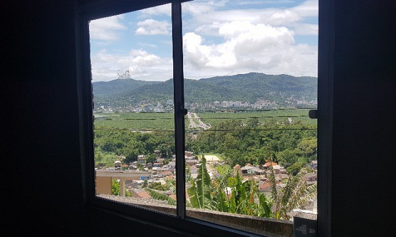 Duas Casas Em Terren...