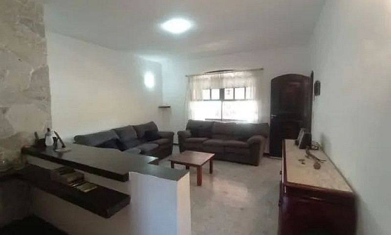 Casa Triplex A Venda...