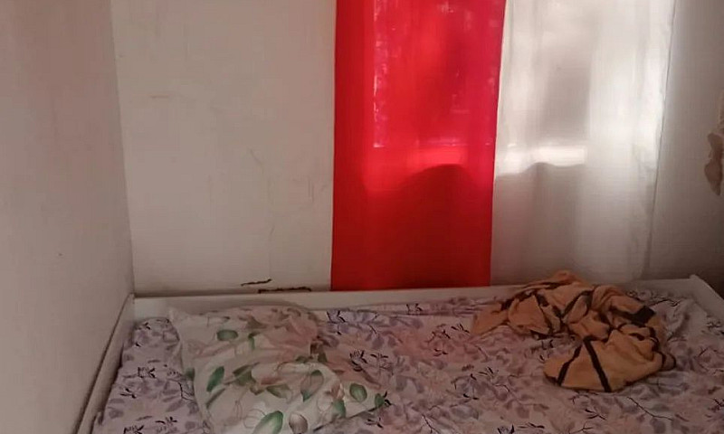 Vendo Uma Casa ...