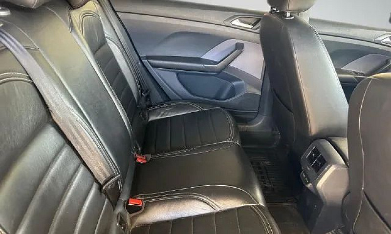 Volkswagen T-Cross 1...