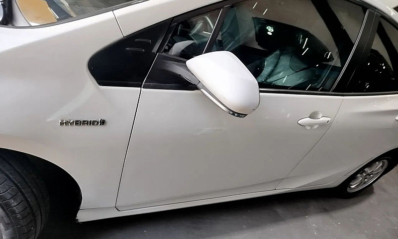 Toyota Prius Hybrid ...