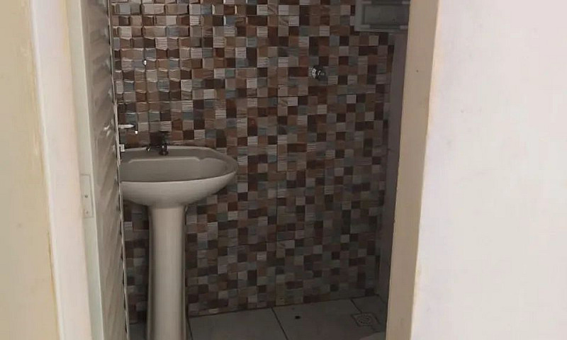 Alugo Apto Térreo, E...
