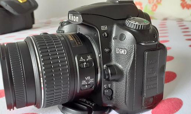 Nikon D90...