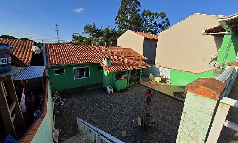 Ampla Casa Em Itajub...