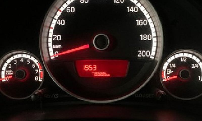 Volkswagen Up 1.0 Mp...
