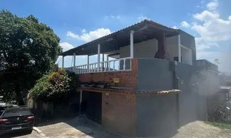 Casa No Parque Lafai...