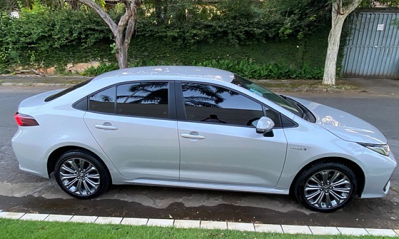 Corolla Altis Hibrid...