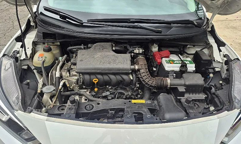 Nissan Versa Advance...