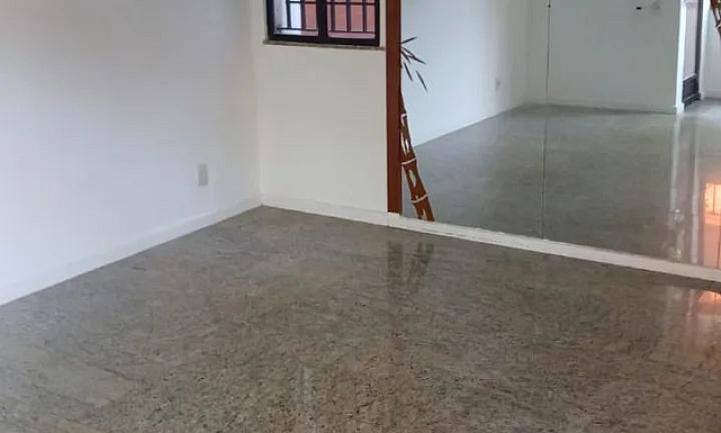 Alugo Casa 3 Quartos...