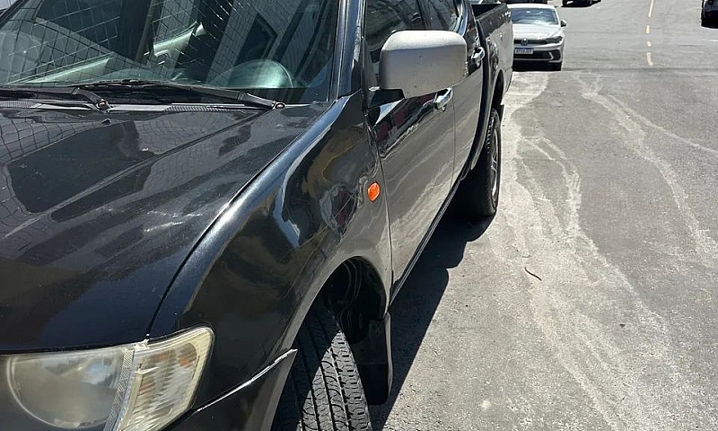 Mitsubishi L200 Trit...