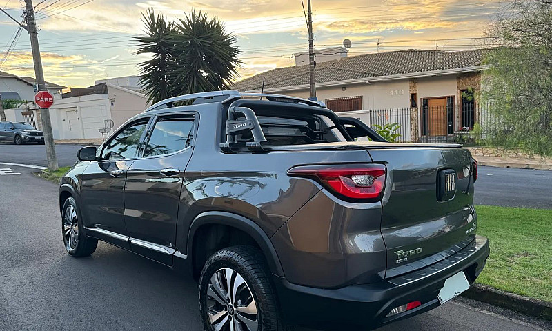 Fiat Toro Volcano 2....