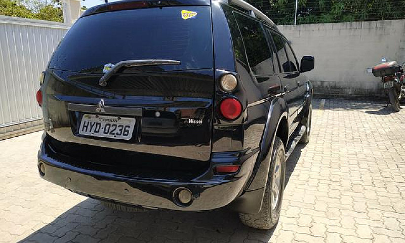 Pajero Sport Ano 200...