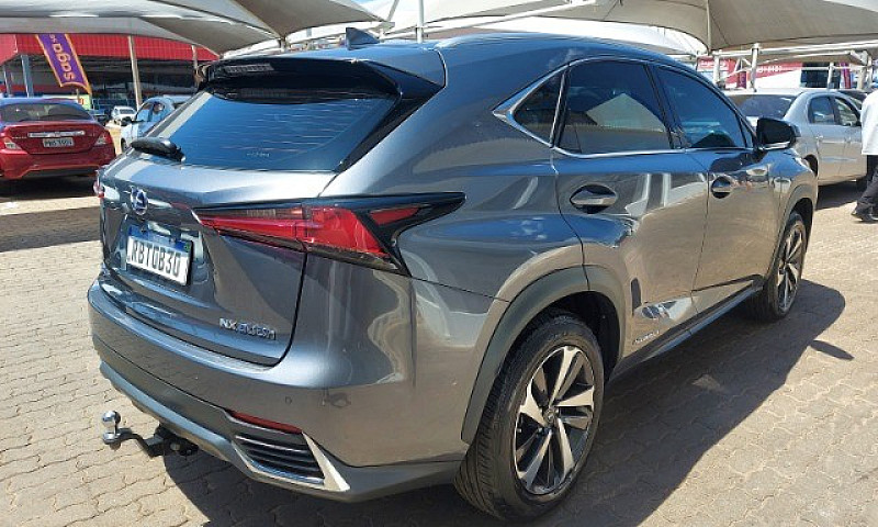 Lexus Nx 300H 2.5 - ...