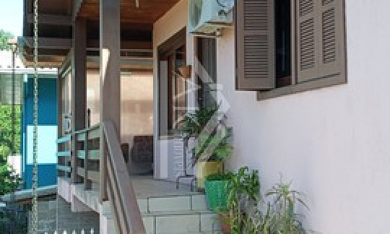 Casa Com Quiosque E ...
