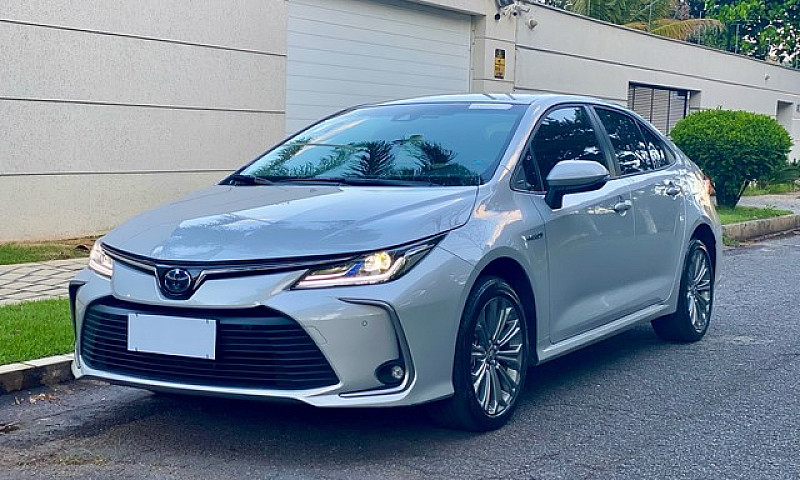 Corolla Altis Hibrid...