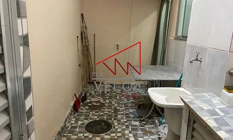 Casa De Vila-À Venda...